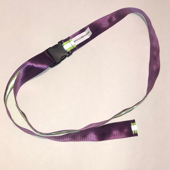 SALE Petals and Peacocks Extended Buckle Belt - Picture 6 of 7